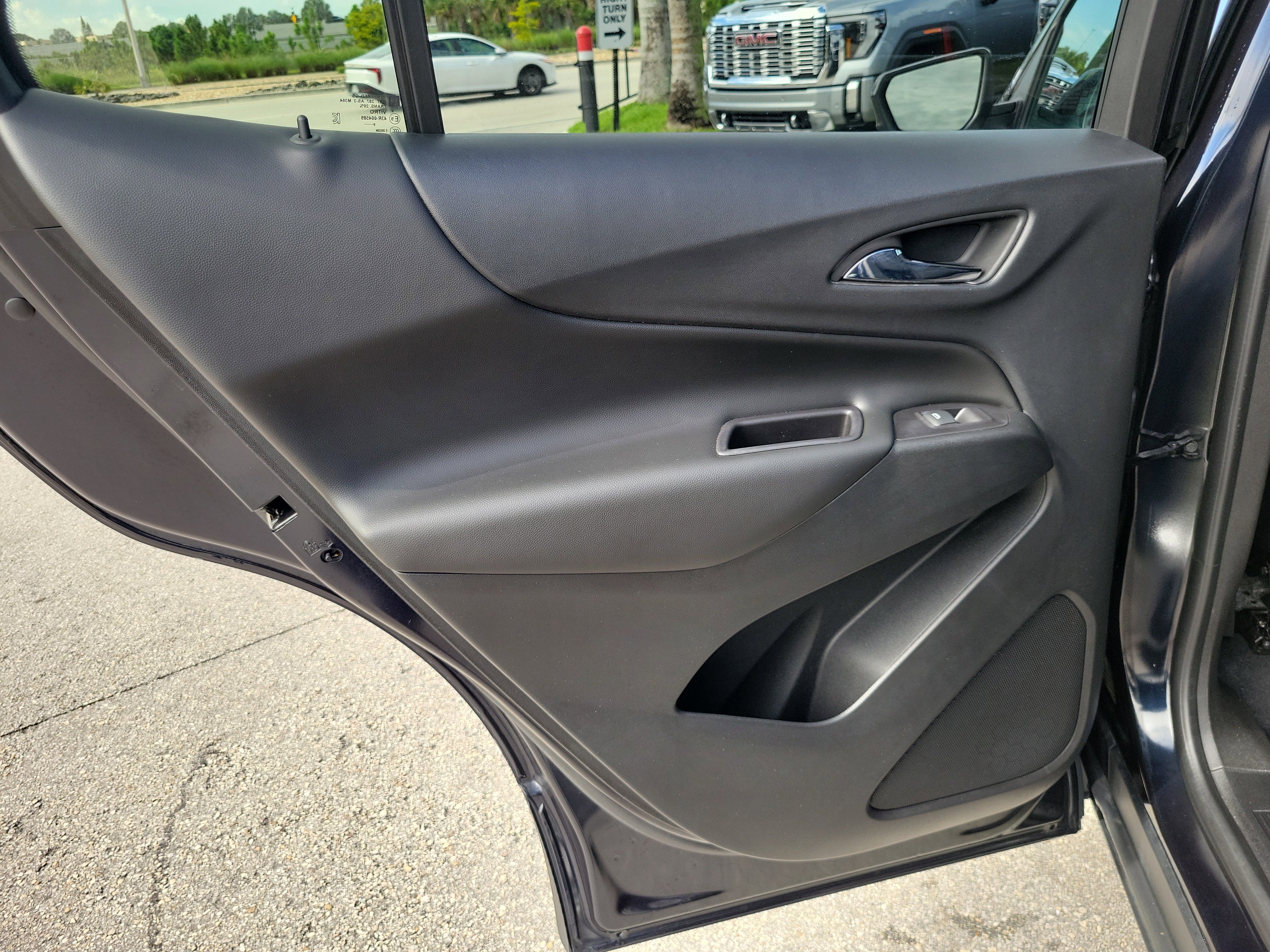 Used 2020 Chevrolet Equinox LT image 25