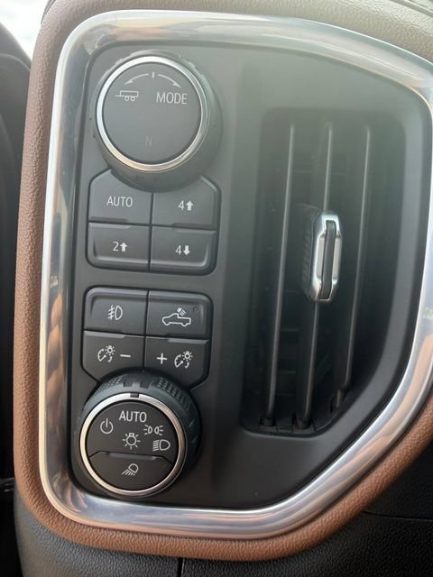 Used 2021 Chevrolet Silverado 3500 High Country w/ Z71 Off-Road Package AWD/4WD image 22