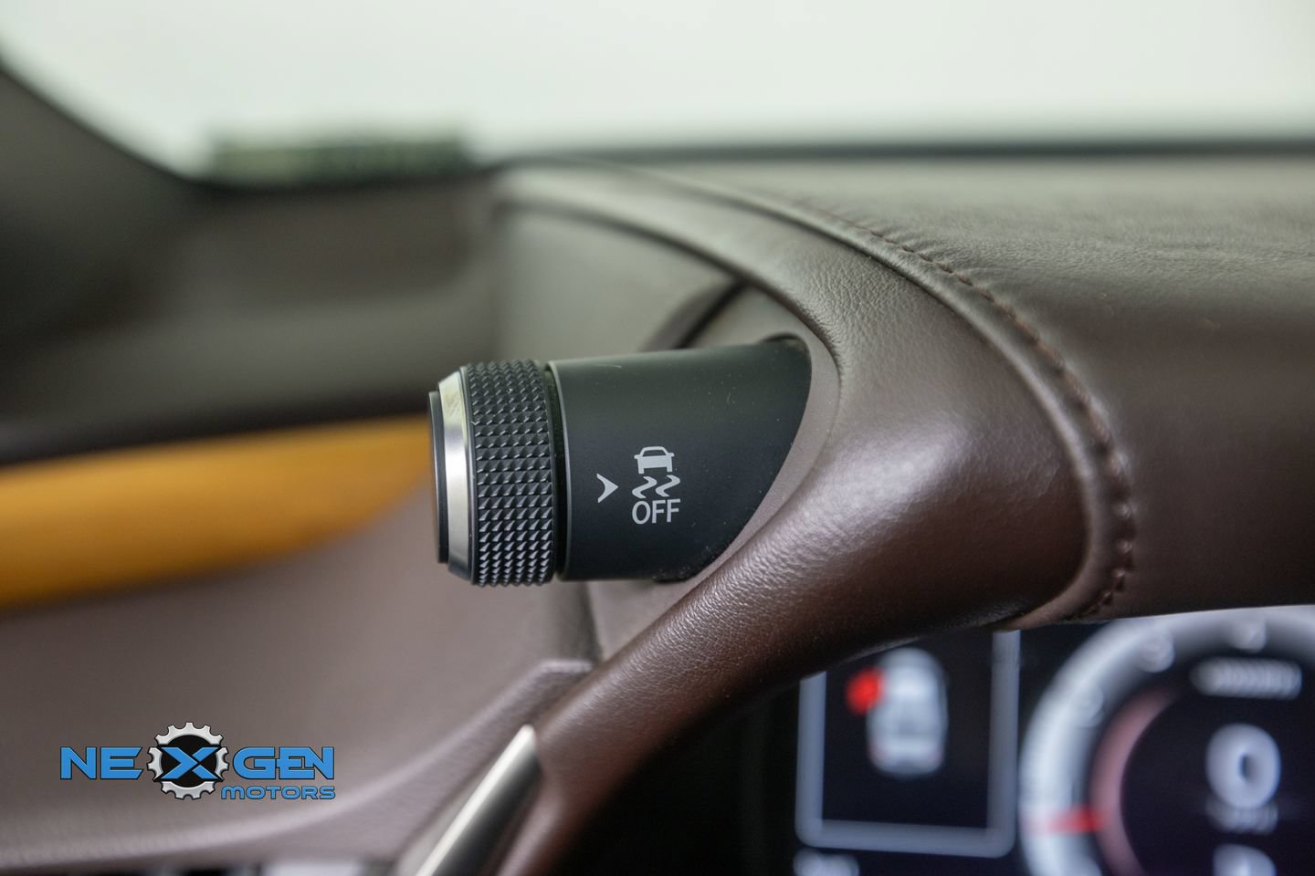 Used 2019 Lexus ES 350 w/ Accessory Package FWD image 18
