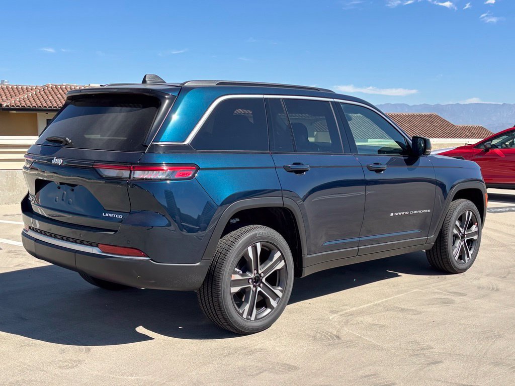 New 2027 Jeep Grand Cherokee Limited AWD/4WD image 3