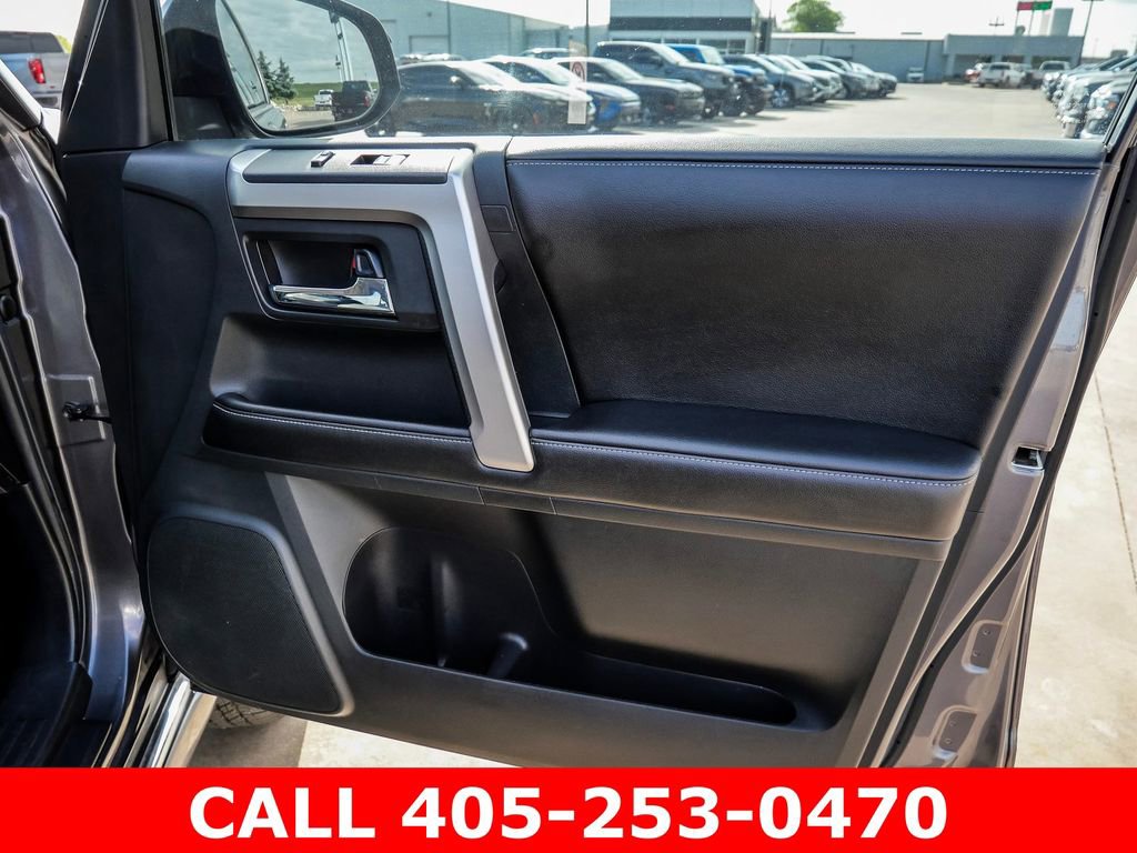 Used 2015 Toyota 4Runner Limited AWD/4WD image 19