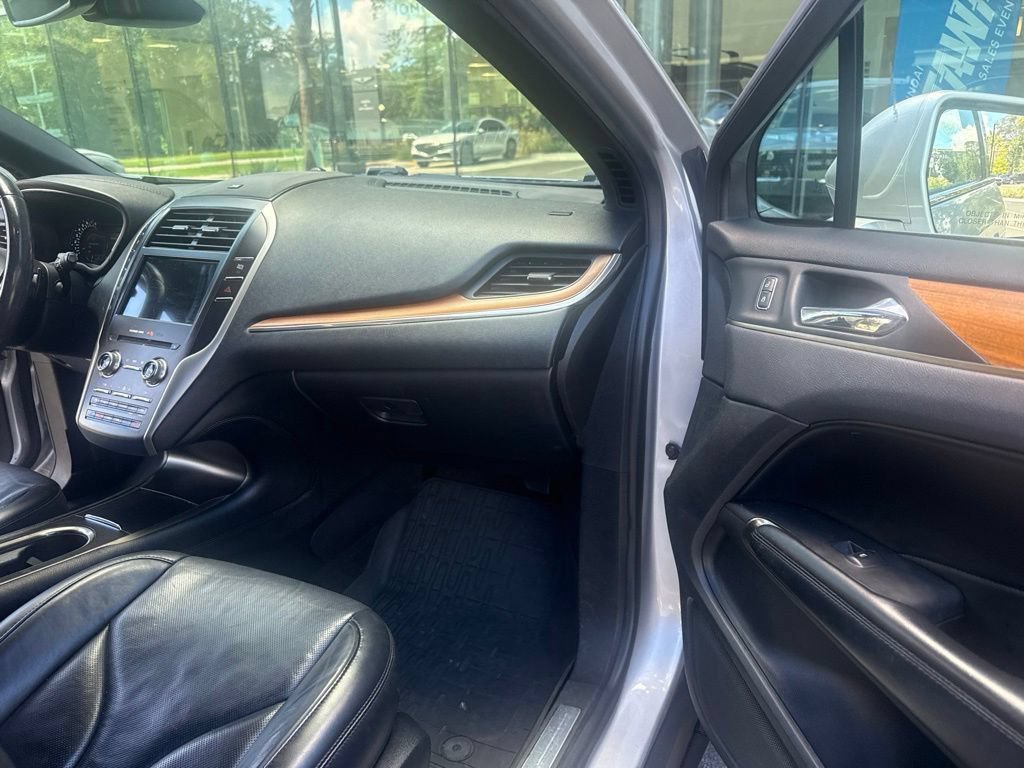 Used 2019 Lincoln MKC Reserve w/ MKC Climate Package AWD/4WD image 16