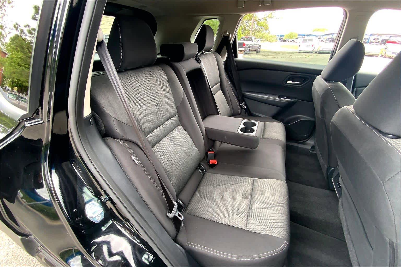 Used 2025 Nissan Rogue SV FWD image 20