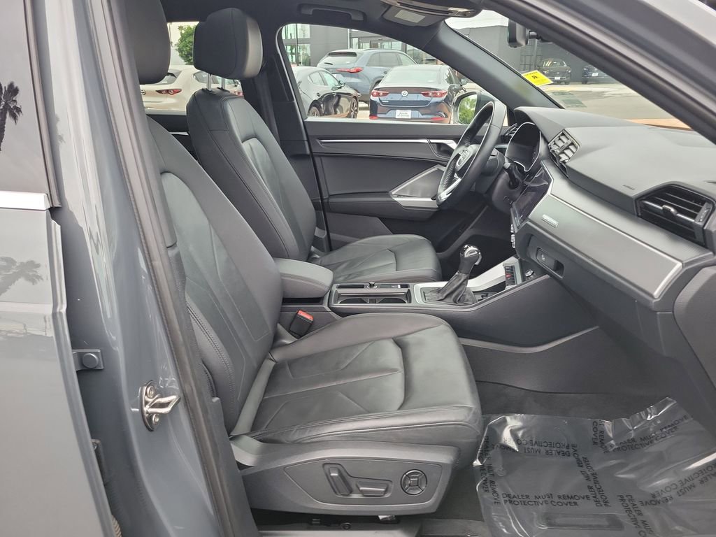 Used 2020 Audi Q3 2.0T Premium Plus w/ Premium Plus Package image 16