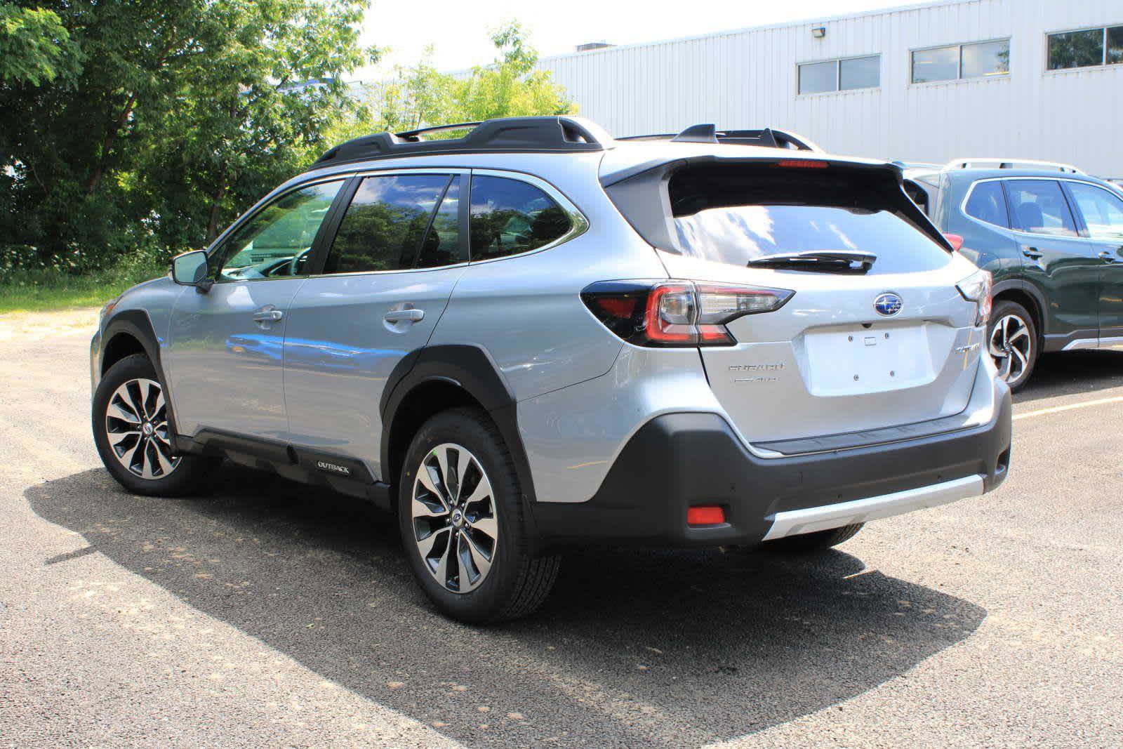 Used 2025 Subaru Outback Limited image 7