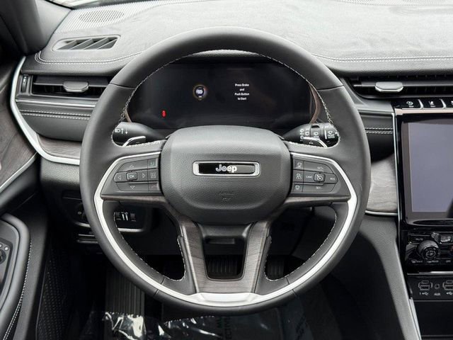 New 2025 Jeep Grand Cherokee L Limited w/ Black Appearance Package image 16