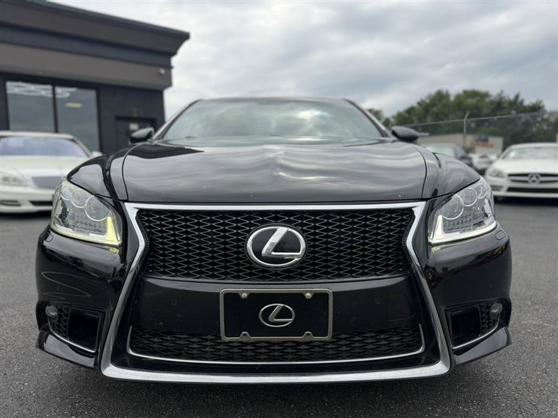 Used 2015 Lexus LS 460 w/ F Sport Package RWD image 10