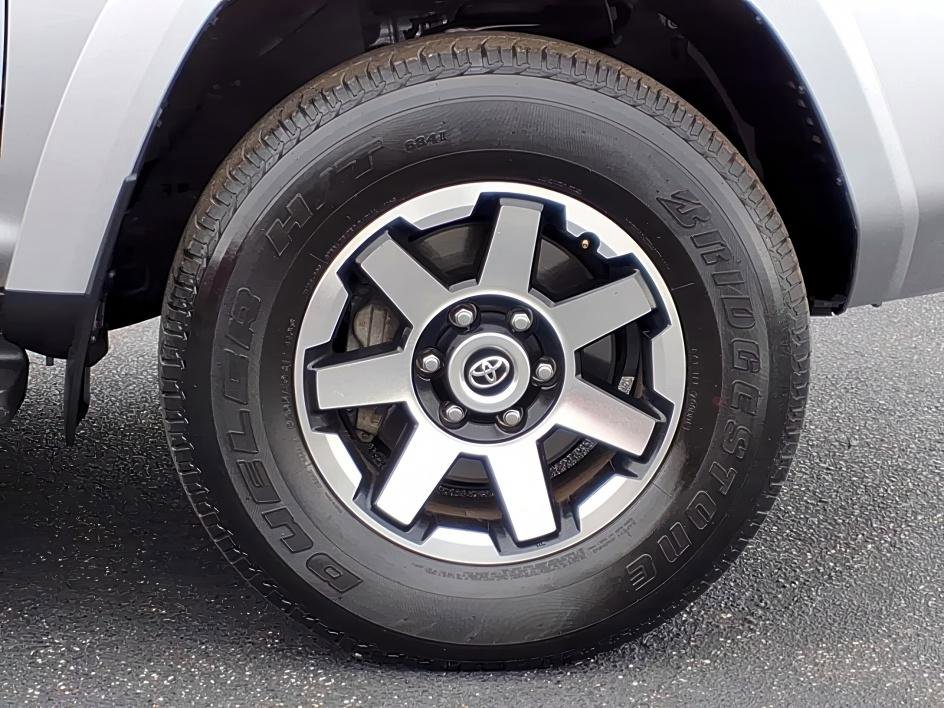 Certified 2024 Toyota 4Runner TRD Off-Road Premium AWD/4WD image 9