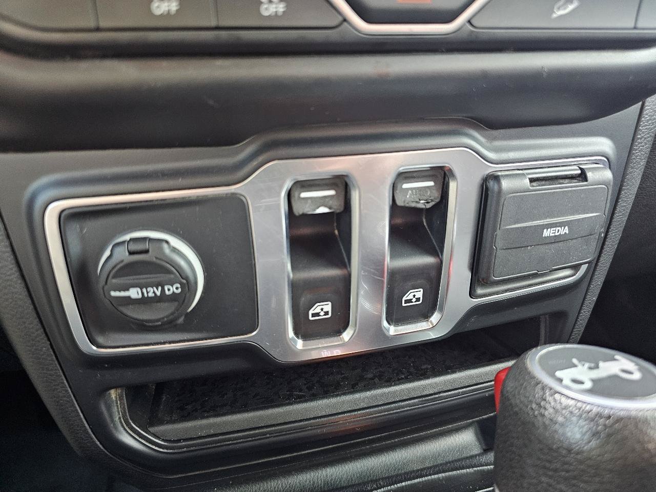 Used 2019 Jeep Wrangler Sport AWD/4WD image 42