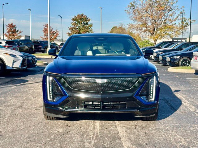 Used 2024 Cadillac Lyriq Sport w/ LPO, Floor Liner Package AWD/4WD image 3
