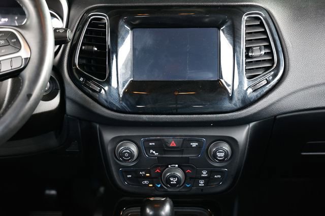 Used 2019 Jeep Compass Latitude image 33