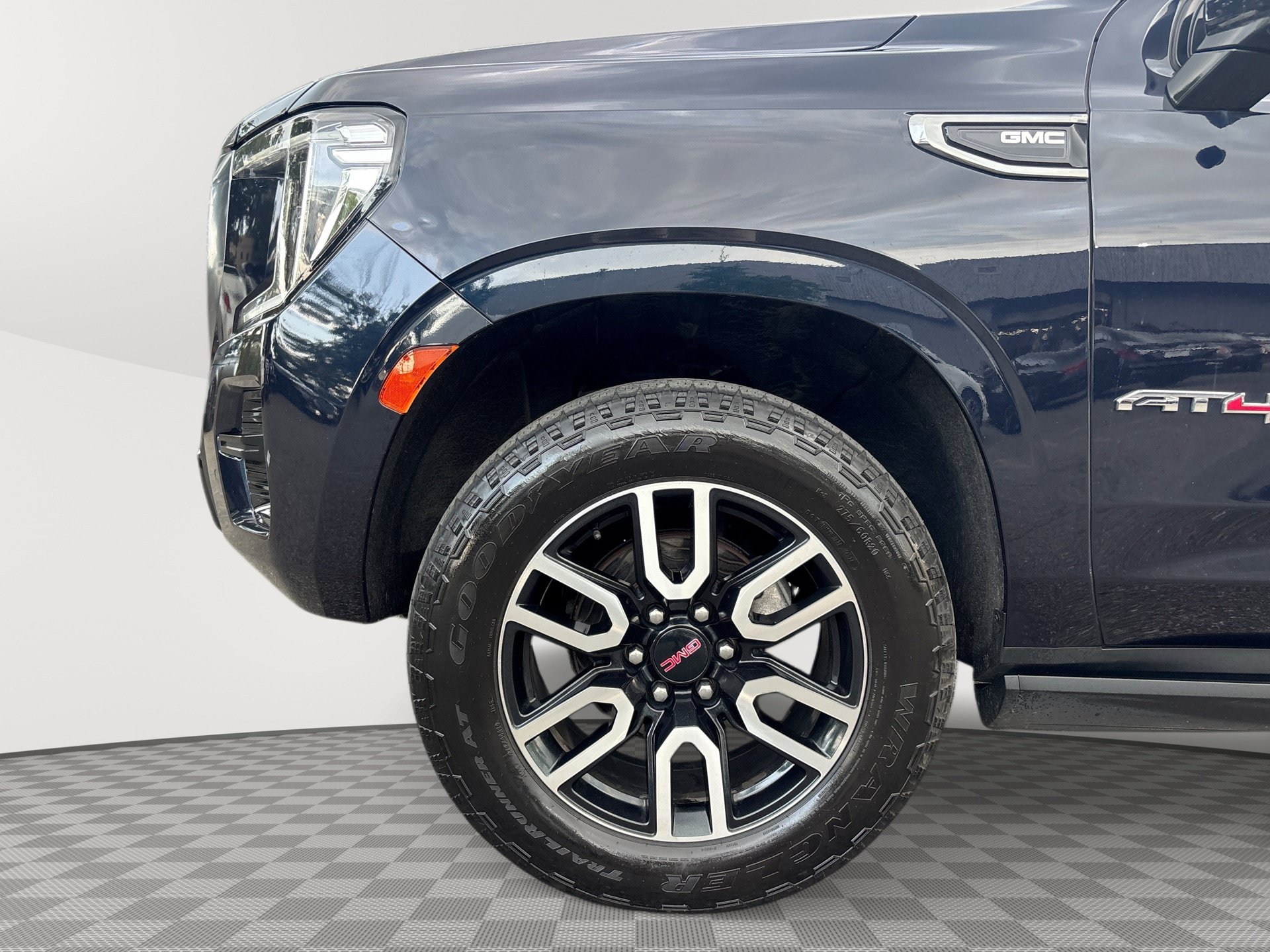 Used 2021 GMC Yukon XL AT4 w/ AT4 Premium Package AWD/4WD image 19
