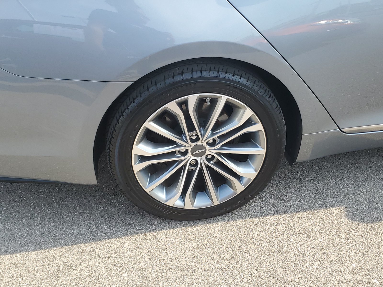 Used 2017 Genesis G80 3.8 AWD/4WD image 5