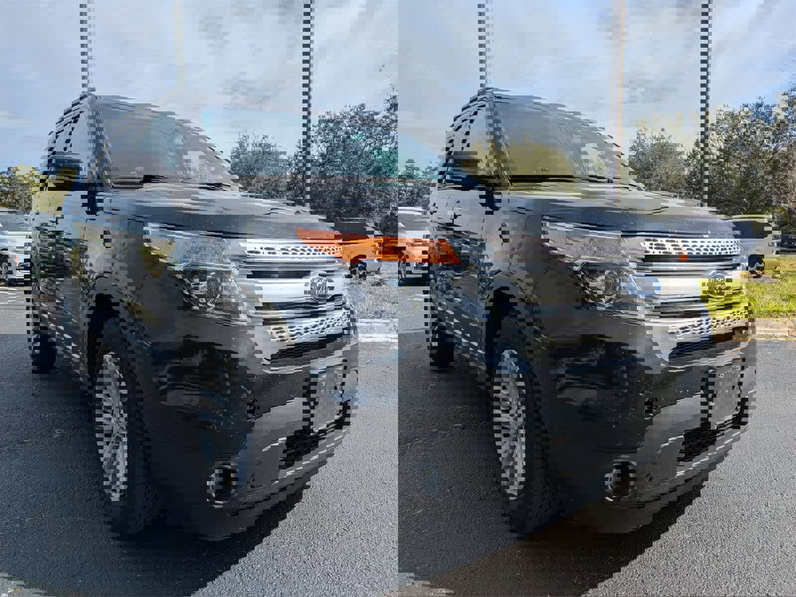 Used 2013 Ford Explorer XLT image 3