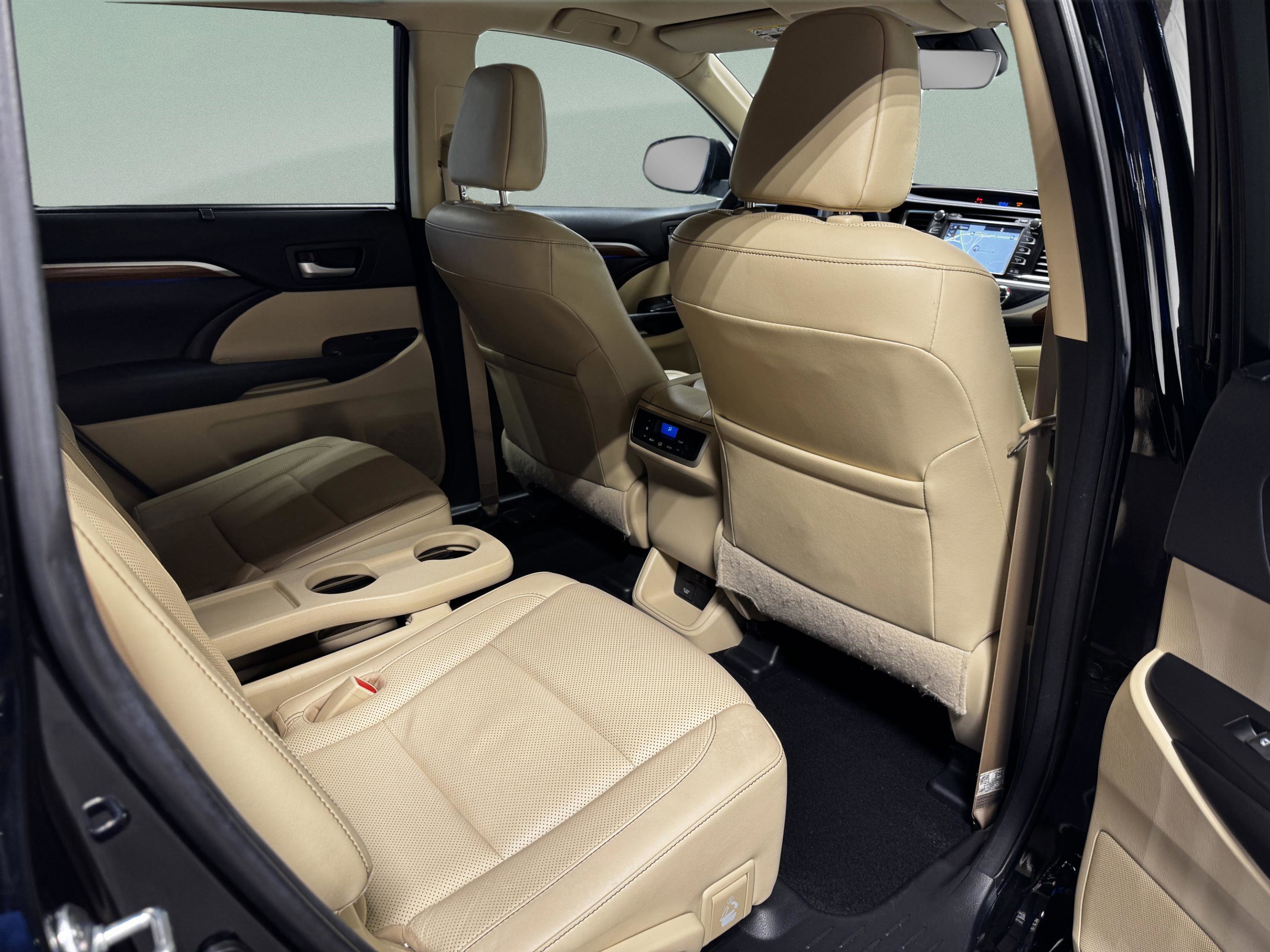 Used 2017 Toyota Highlander Limited AWD/4WD image 12