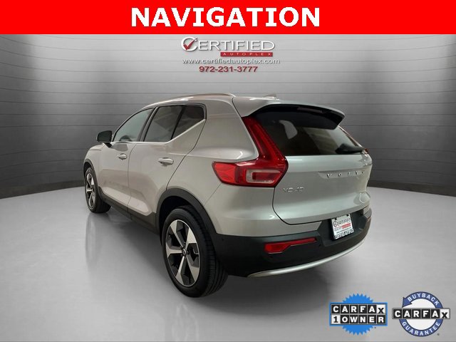 Used 2025 Volvo XC40 B5 Plus image 4