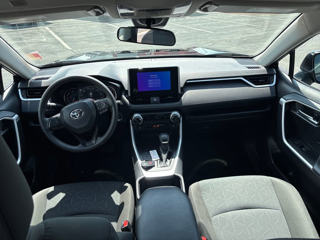 Used 2025 Toyota RAV4 XLE AWD/4WD image 14