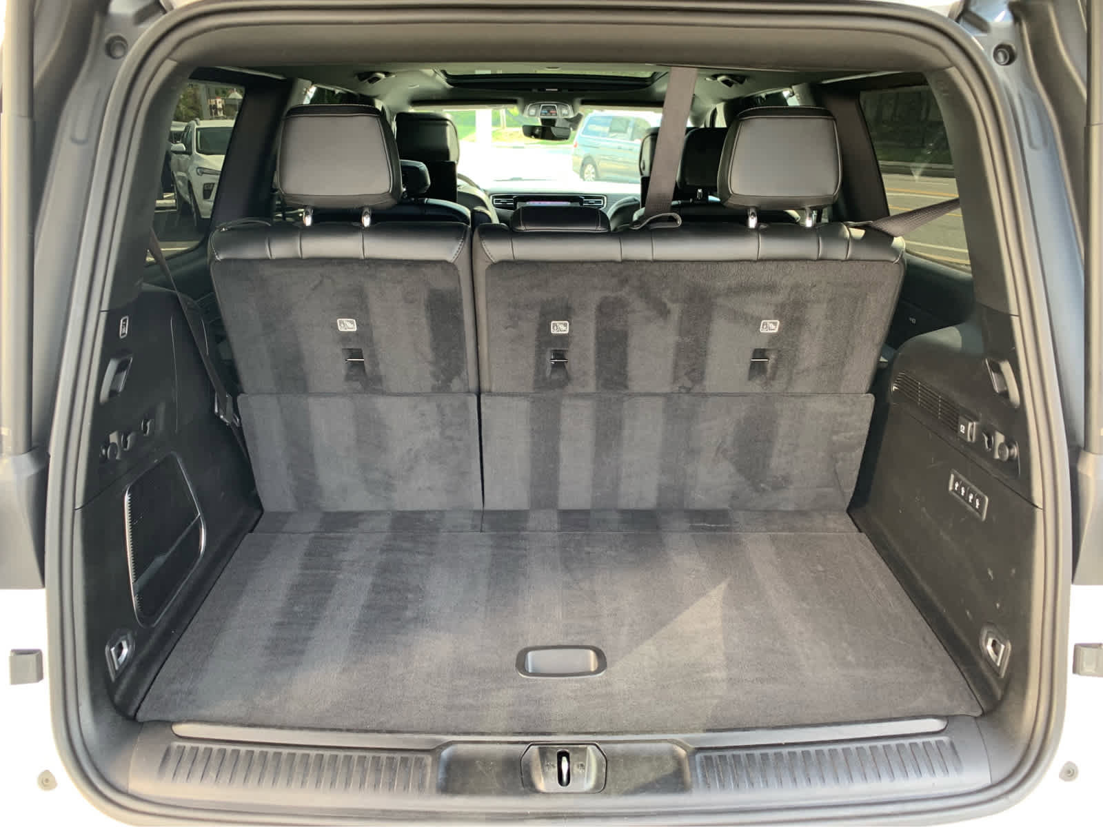 Used 2023 Jeep Wagoneer Series II w/ Convenience Group I image 6