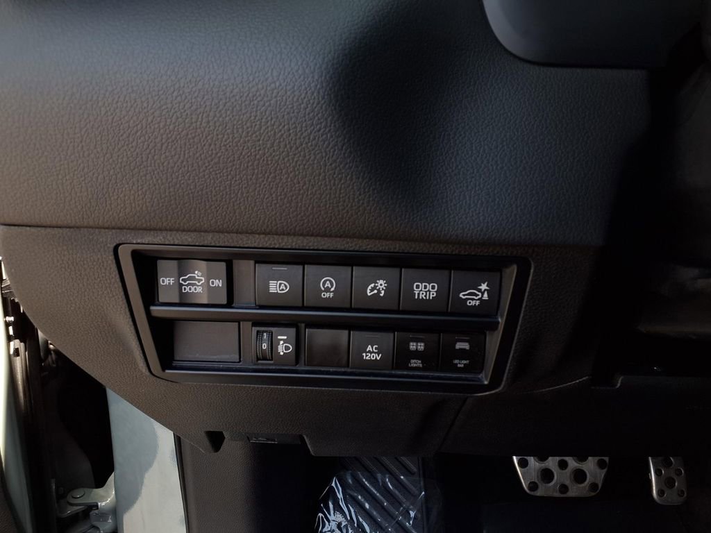 Used 2023 Toyota Tundra Limited w/ TRD Off-Road Package AWD/4WD image 15