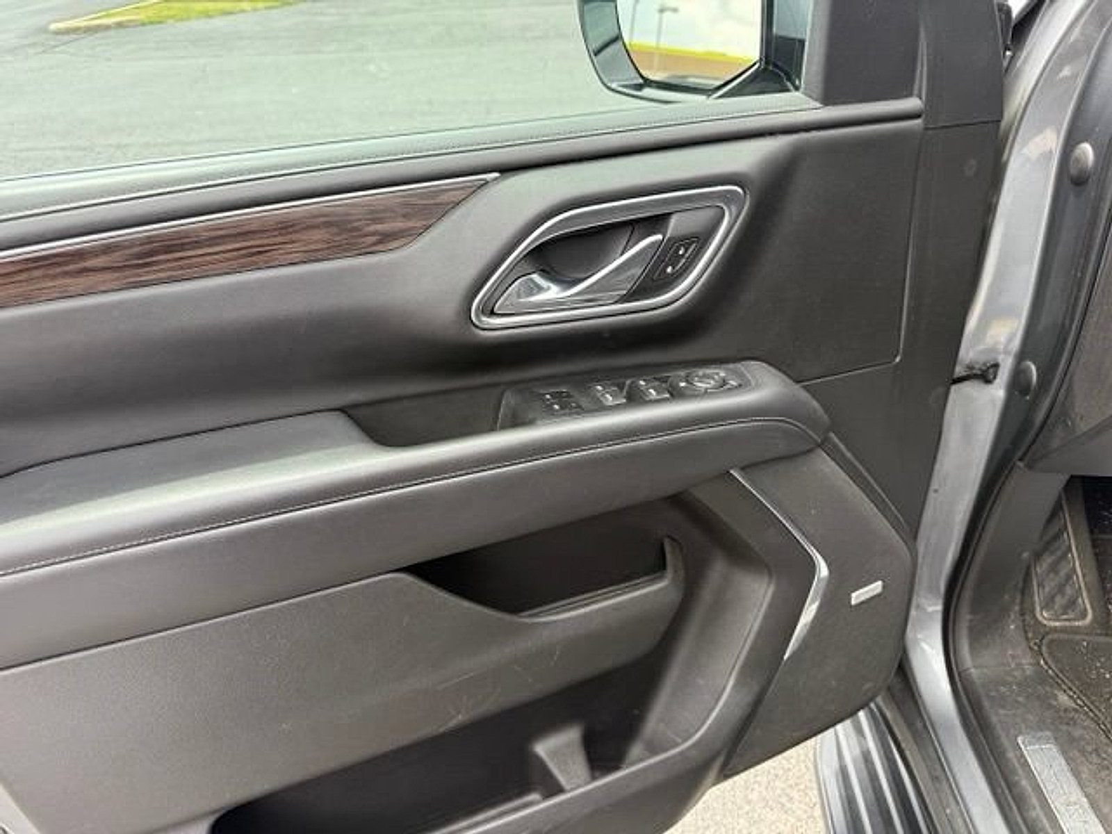 Used 2021 Chevrolet Suburban LT AWD/4WD image 19