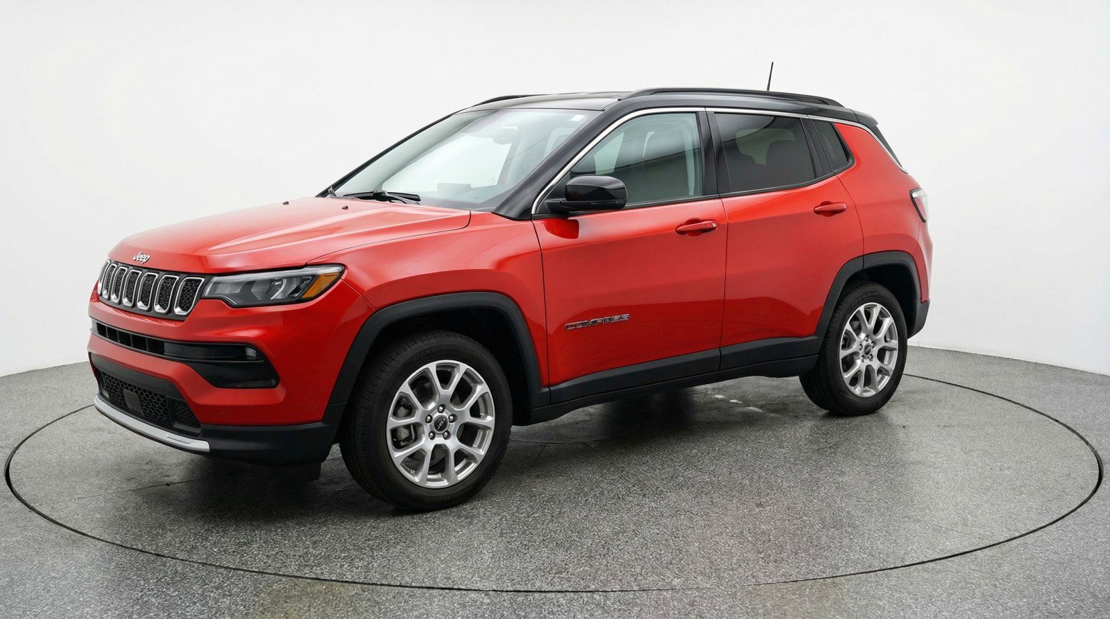 Used 2025 Jeep Compass Limited AWD/4WD image 3