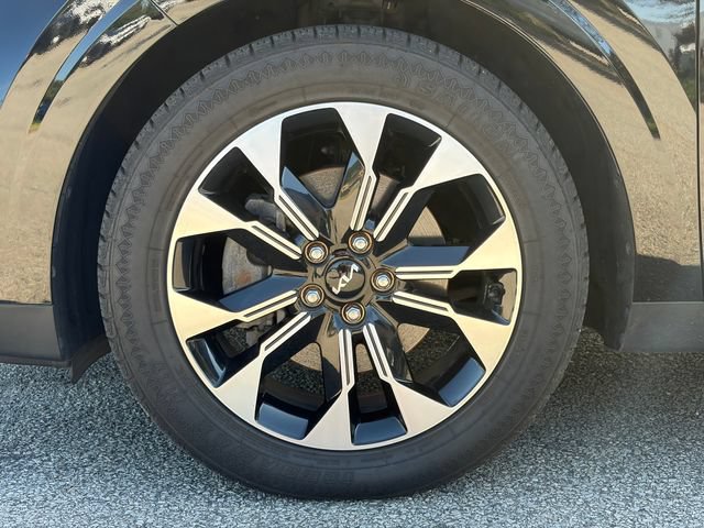 Certified 2024 Kia Carnival EX FWD image 2