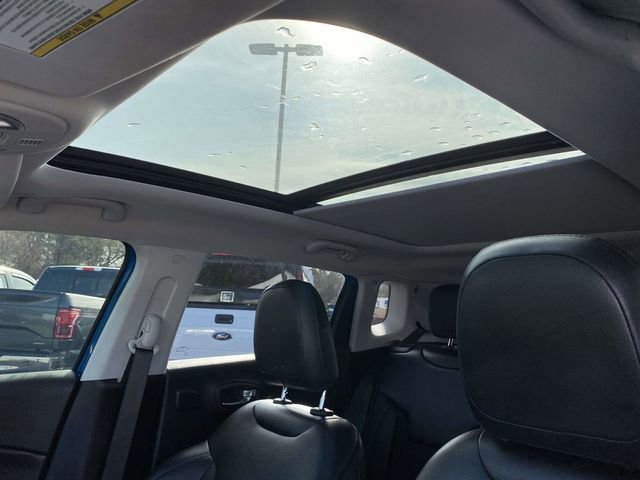 Used 2021 Jeep Compass Altitude w/ Sun and Sound Group image 16