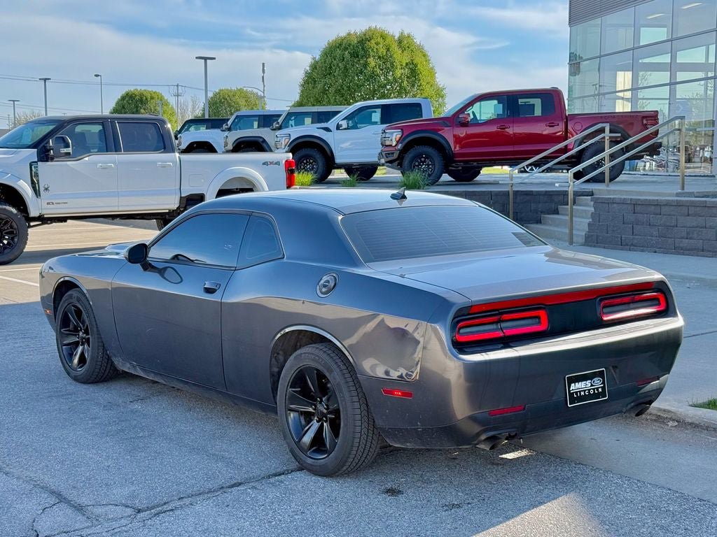 Used 2015 Dodge Challenger SXT w/ Sound Group RWD image 4