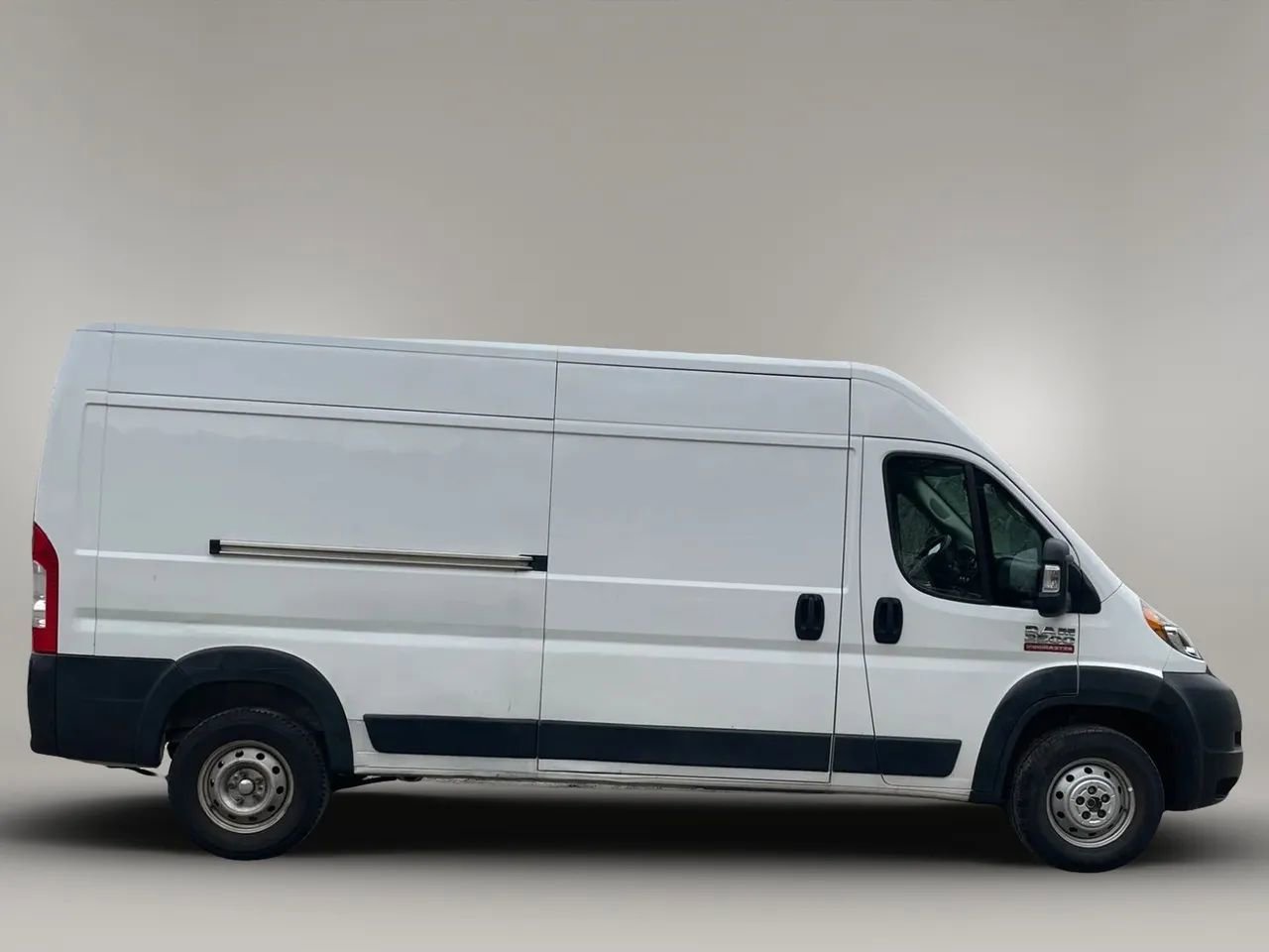Used 2019 RAM ProMaster 2500 w/ Premium Appearance Group image 6