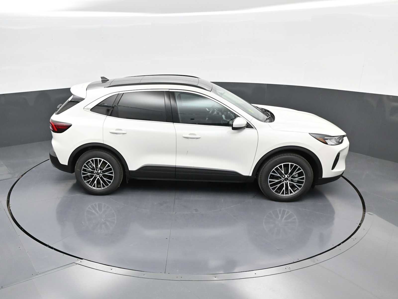 New 2025 Ford Escape SE FWD image 31