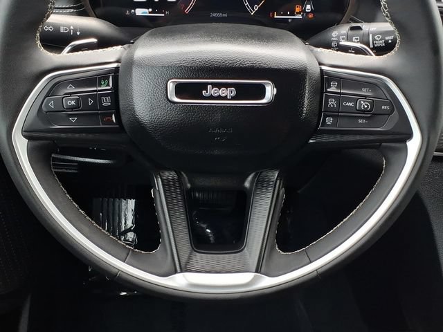 Used 2024 Jeep Grand Cherokee Laredo X w/ Luxury Tech Group I AWD/4WD image 26