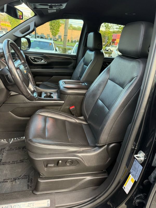 Used 2021 Chevrolet Suburban LT RWD image 9