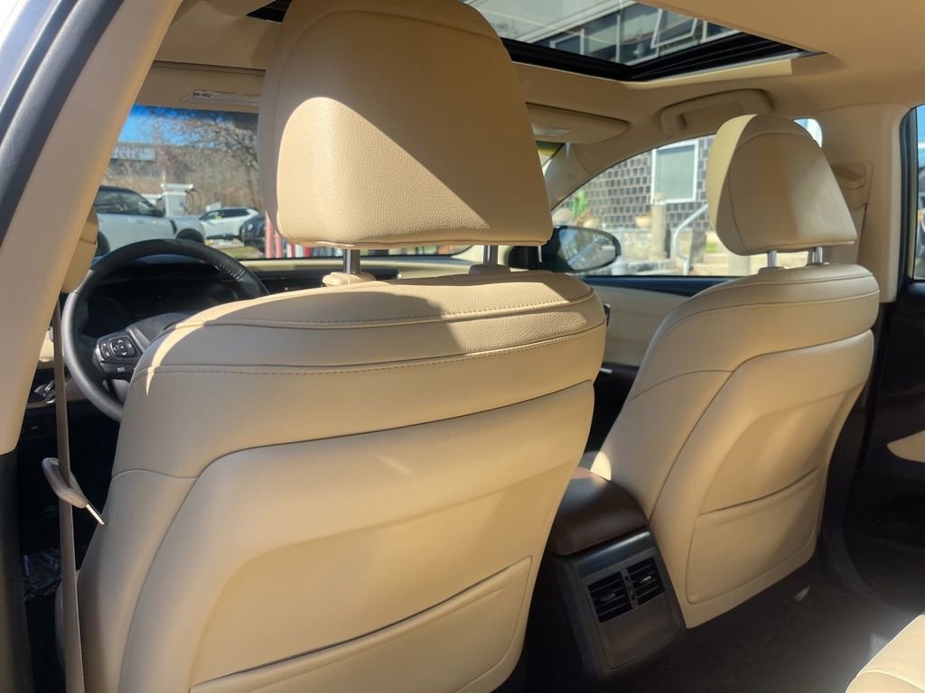 Used 2018 Toyota Avalon XLE Premium w/ Carpet Mat Package FWD image 20