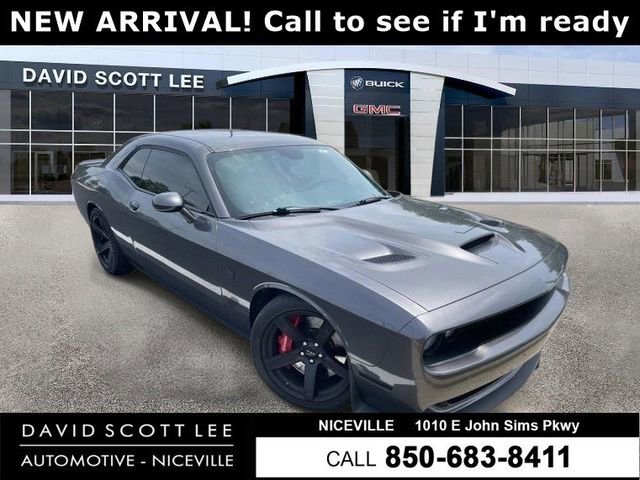 Used 2018 Dodge Challenger SRT Hellcat RWD image 1