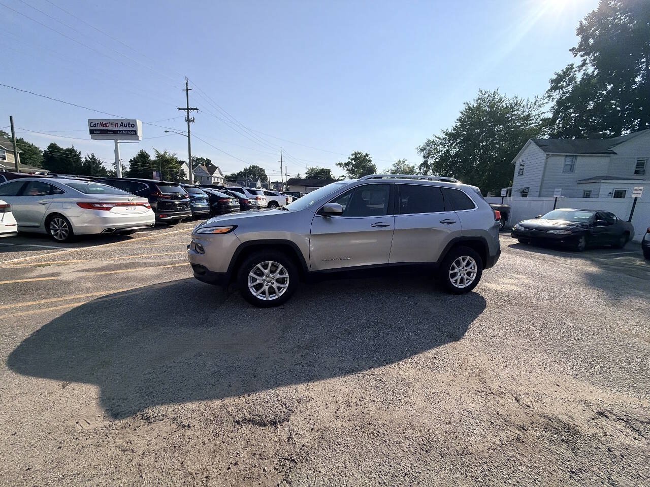 Used 2016 Jeep Cherokee Latitude AWD/4WD image 29