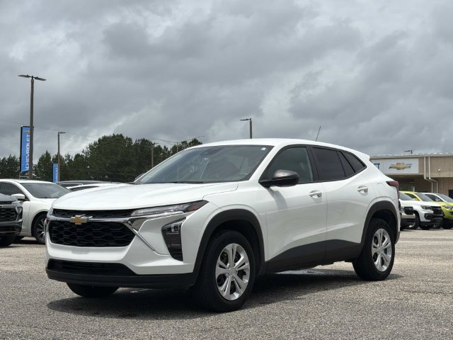 Used 2025 Chevrolet Trax LS FWD image 12