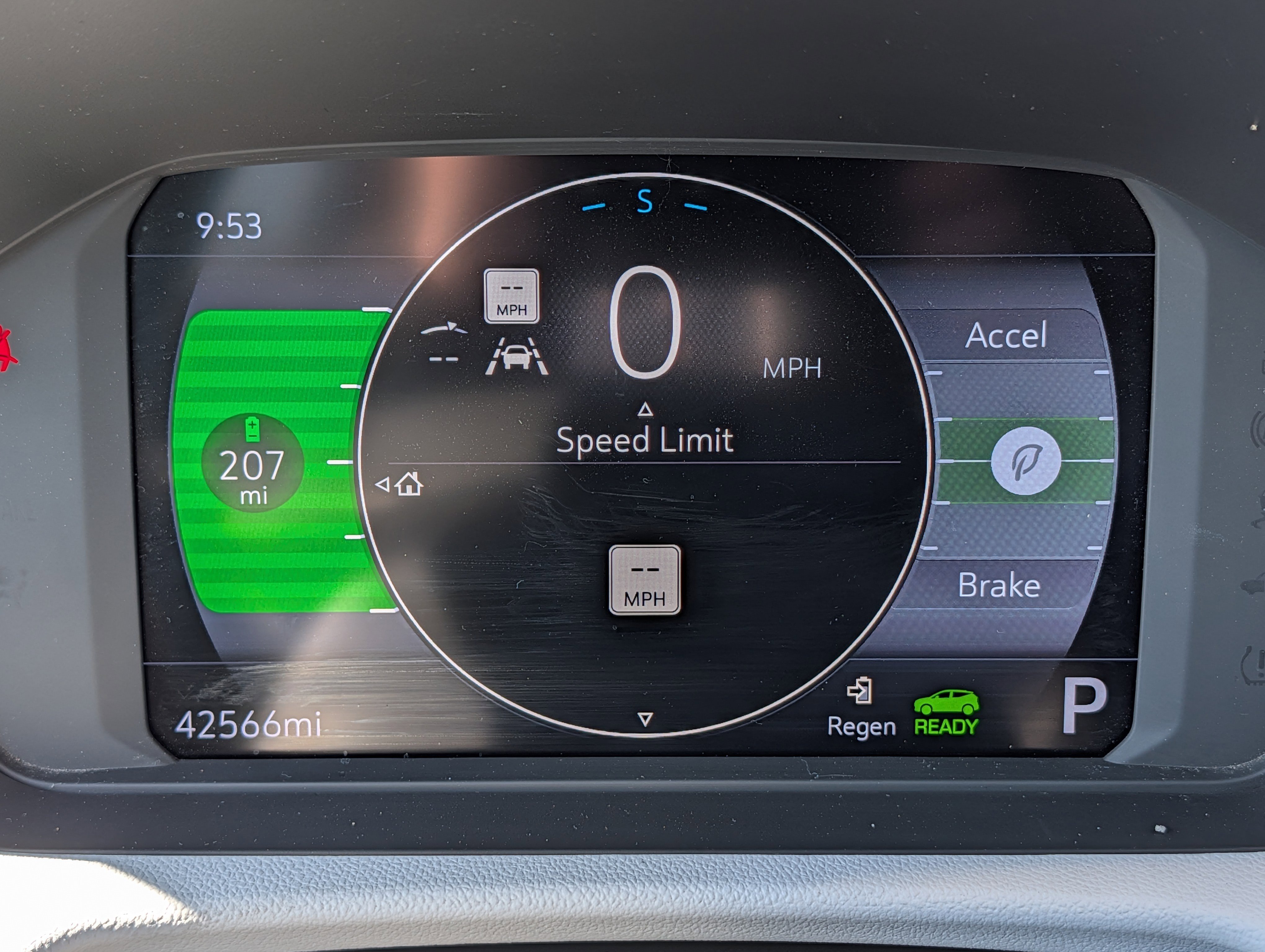 Certified 2023 Chevrolet Bolt EUV Premier w/ Sun & Sound Package FWD image 18