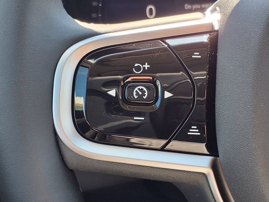 New 2026 Volvo XC60 B5 Plus w/ Protection Package Premier AWD/4WD image 23