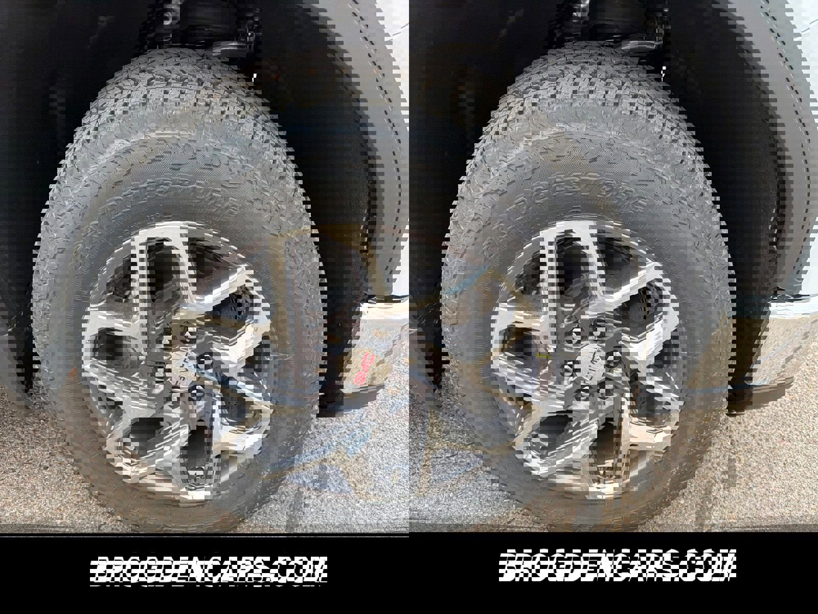 New 2026 GMC Sierra 1500 SLT image 10