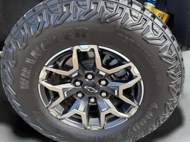 Used 2024 Chevrolet Colorado ZR2 w/ ZR2 Convenience Package III AWD/4WD image 37