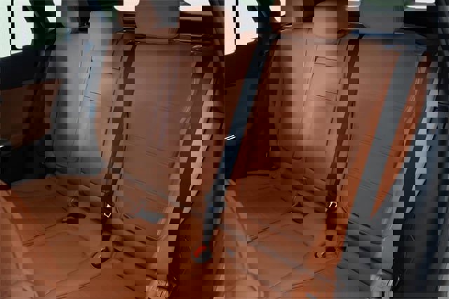 Used 2024 Mercedes-Benz GLC 300 4MATIC image 7