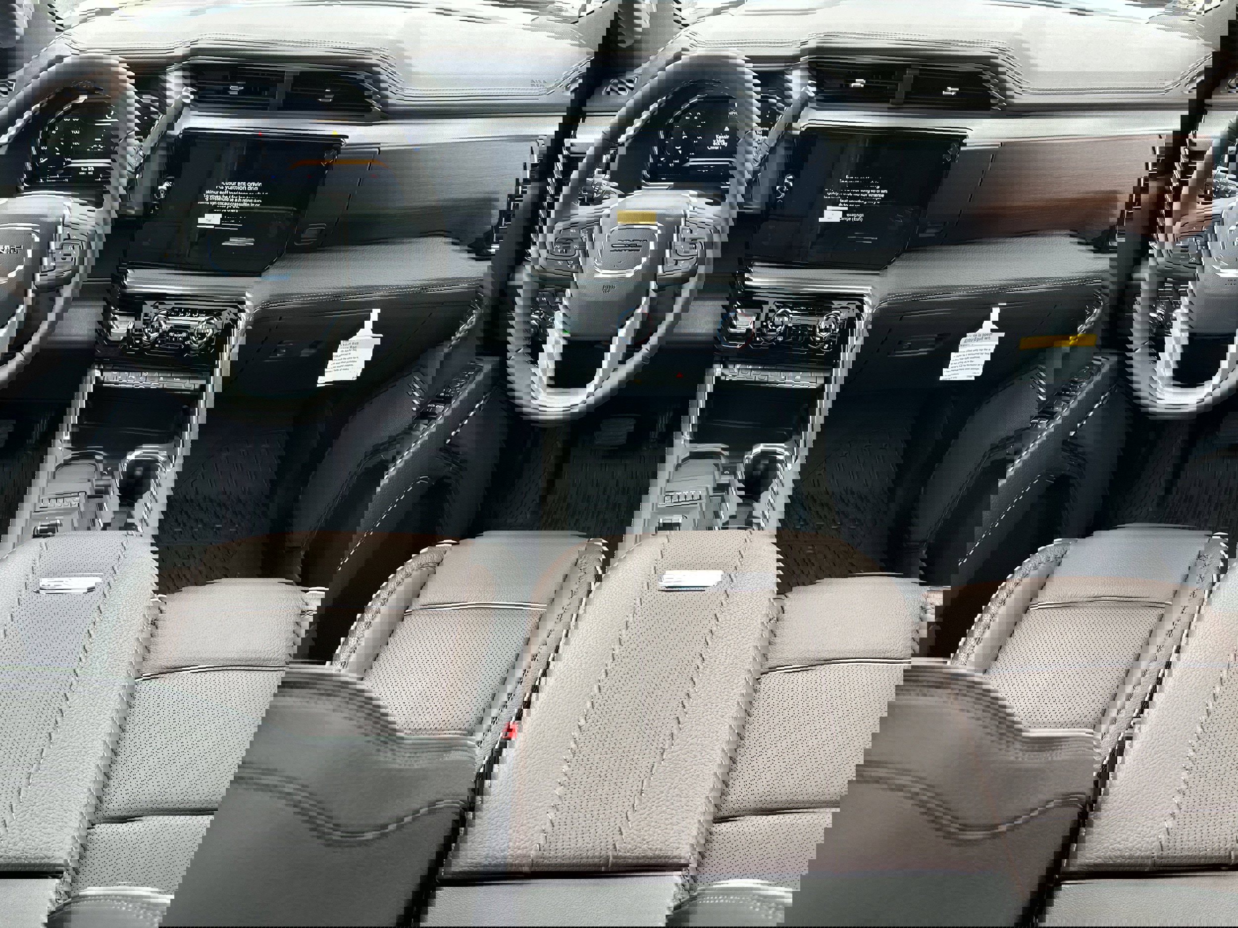 New 2026 GMC Sierra 3500 Denali w/ Denali Reserve Package image 22