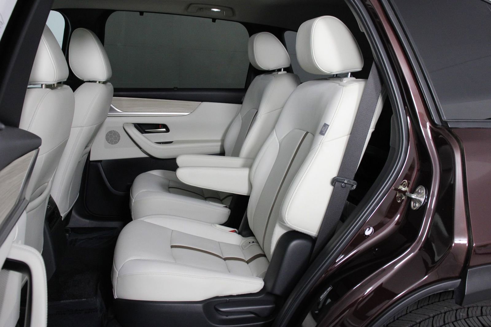 Used 2024 MAZDA CX-90 Plug-In Hybrid w/ Premium Plus image 32