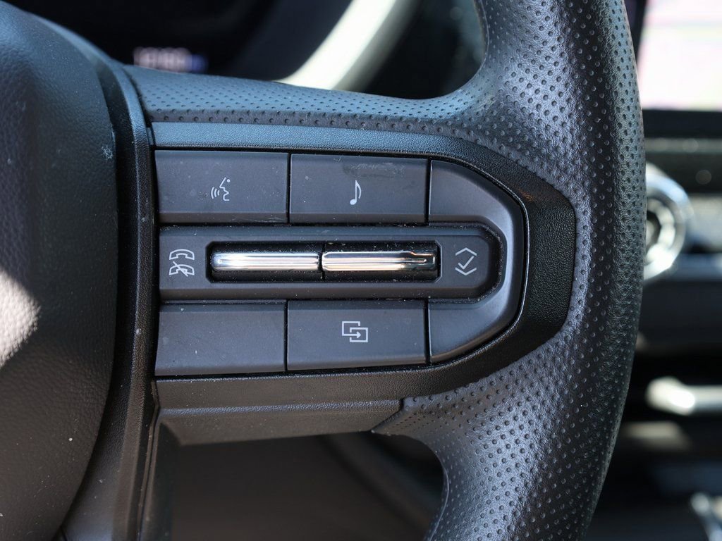 Used 2025 Chevrolet Colorado W/T image 31