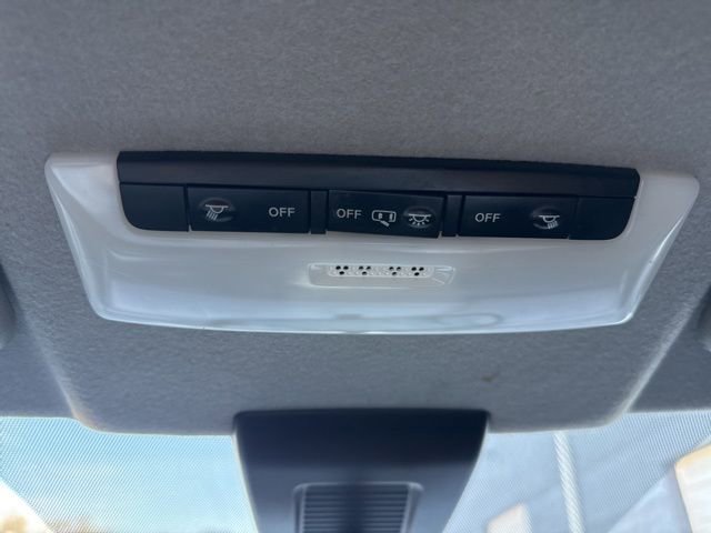 Used 2023 Nissan Kicks SR image 24