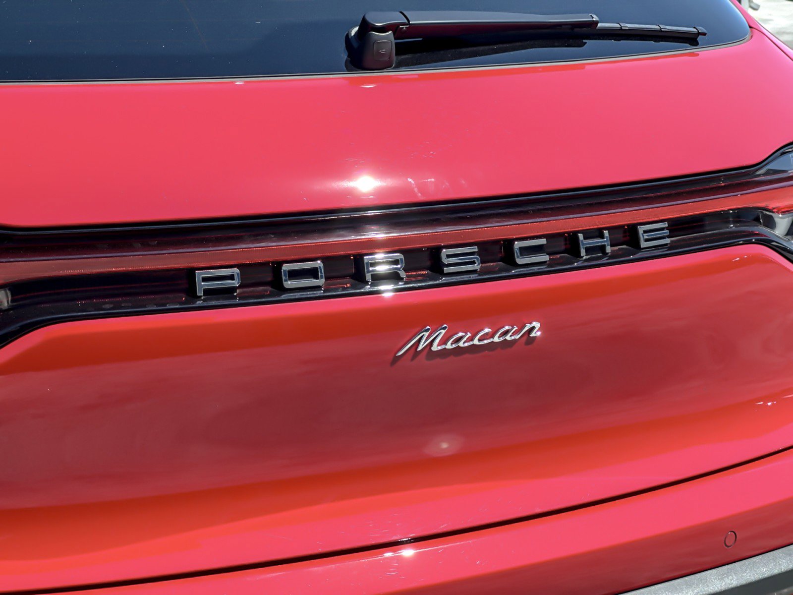 Certified 2025 Porsche Macan image 27