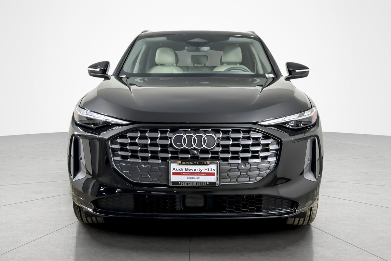 Used 2025 Audi Q5 Premium w/ Convenience Package image 8