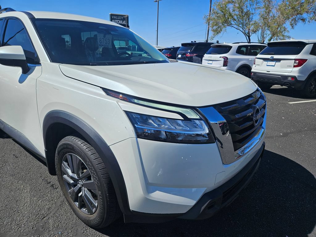 Used 2022 Nissan Pathfinder SV w/ Cargo Package FWD image 3