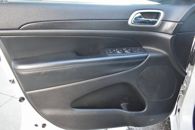 Used 2018 Jeep Grand Cherokee Altitude image 14