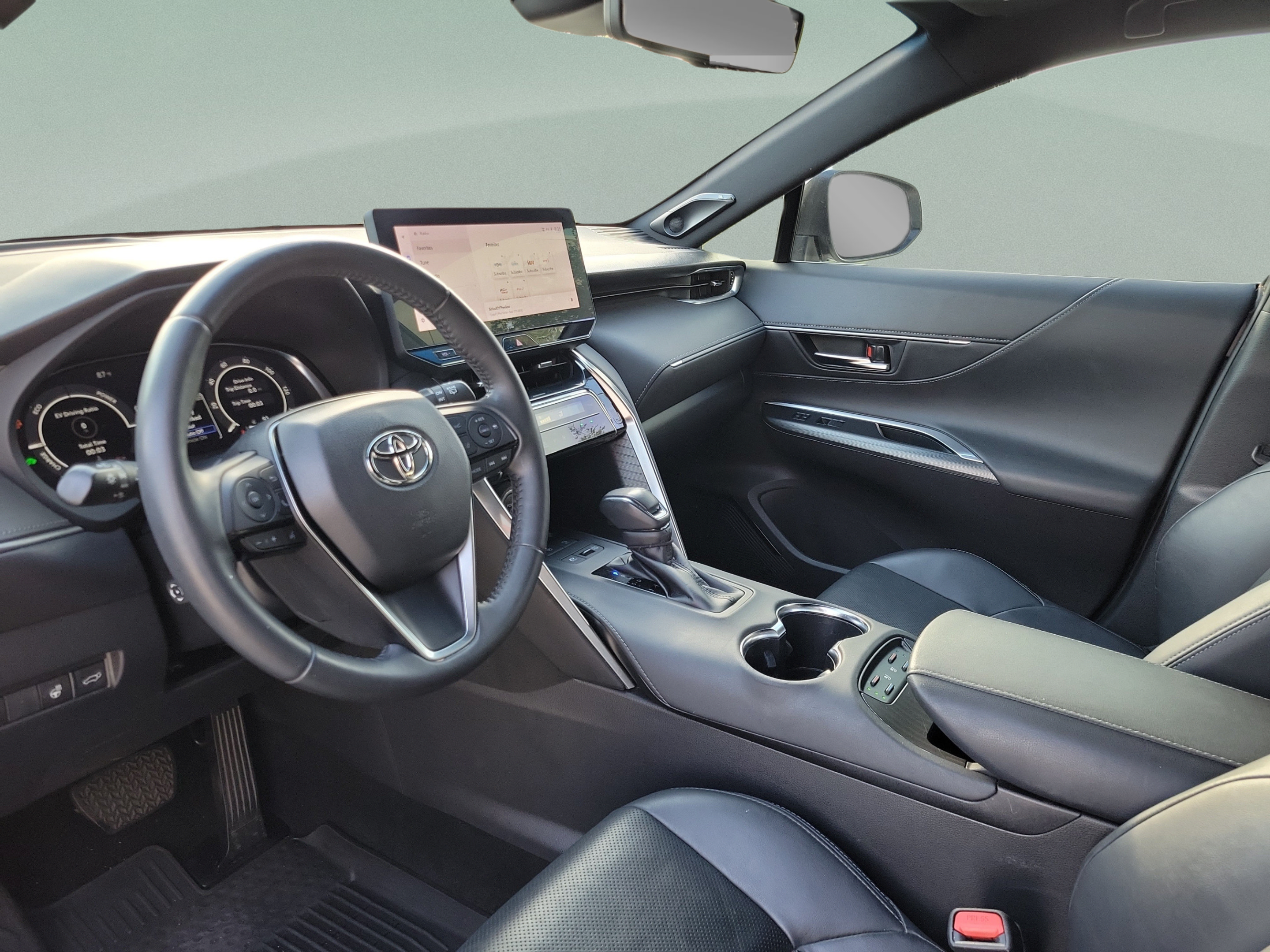 Used 2023 Toyota Venza Limited AWD/4WD image 9